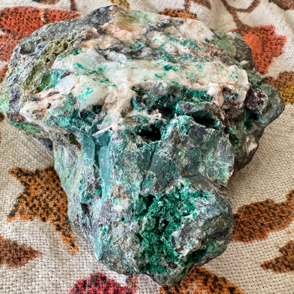Emerald Green Malachite Crystalline Decor Accent - Picture 15 of 15